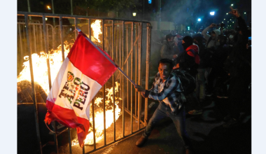 जेन-जेड प्रदर्शनमा मृत्यु भए पनि पेरुका राष्ट्रपति जेरीद्वारा राजीनामा अस्वीकार