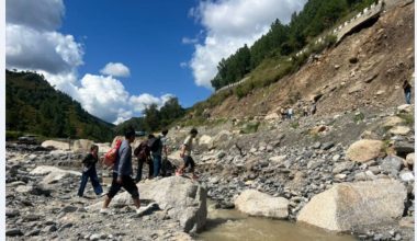 सडक-सम्पर्कविच्छेद भएपछि बिपी राजमार्गमा कष्टकर यात्रा