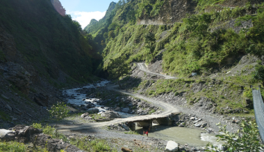 मोटरेबल पुल अलपत्र हुँदा अस्थायी पुलबाट यातायात सञ्चालन