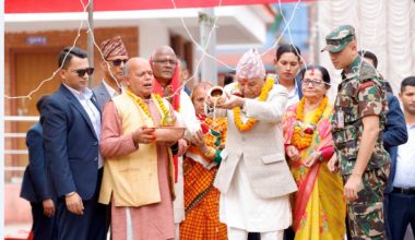 राष्ट्रपति पौडेलबाट गुह्येश्वरीमा अर्घ्यदान