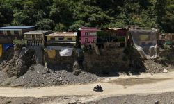 अविरल वर्षाका कारण देशभर सडक अवरुद्ध : यातायात सेवा प्रभावित, वैकल्पिक मार्गमा यात्रु अलमल