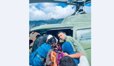 हेलिकप्टरबाट चार गर्भवतीको उद्धार