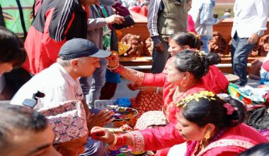 बालगोपालेश्वर मन्दिरमा आज दिदीबहिनी नहुनेहरूले लगाए भाइटीका