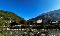 म्याग्दी नदीमा पानीको सतह घटेपछि पर्खाल निर्माण सुरु