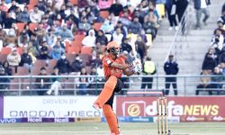 एनपीएल : लुम्बिनी लायन्सकाे विजयी सुरुवात, चितवन राइनोजलाई ६ विकेटले हरायाे