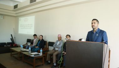 खण्डहरजस्तो भएको मुद्रण केन्द्रको धुलो टकटक्याएर छपाइ सुरु गरेका छौँ : सञ्चारमन्त्री खरेल