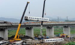 चीनमा रेल दुर्घटना, ११ जनाको मृत्यु