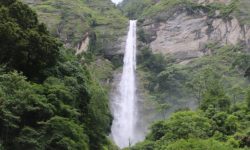 आहा ! फुङ्फुङ्गे झरना