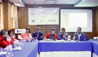 ‘घरायसी तथा सेवामूलक क्षेत्रलाई अर्थतन्त्रसँग जोड्नुपर्ने’