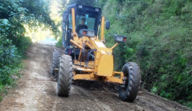 पाँच वर्षमा छ पटक ठेक्का म्याद थपपछि कालोपत्र गरिँदै