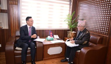 अर्थमन्त्री खनालसँग नेपालका लागि कोरियाका राजदूतको शिष्टाचार भेट