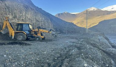 मर्मतपछि खुल्यो कागबेनी–छुसाङ सडक, चैले सडक मर्मत हुँदै