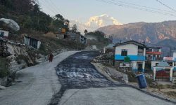 बेनी–पाखापानी सडकः किराखोर–नेप्टेचौर खण्डमा धमाधम कालोपत्र हुँदै