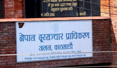 टेलिकम कम्पनीको घट्दो आम्दानीमा चर्को करको मार