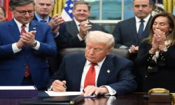 राष्ट्रपति ट्रम्पद्वारा ४३ दिनको शटडाउन अन्त्य गर्दै सरकारी कोष विधेयकमा हस्ताक्षर