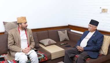 निर्वाचन सफलतापूर्वक सम्पन्न गराउन वर्तमान सरकार क्रियाशील, अध्यक्ष ओली र मन्त्री खरेलबीच भेटवार्ता