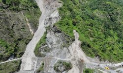 फापरखेतको पहिरोको विकल्पमा बेलिब्रिज बनाउने योजना अन्यौलमा