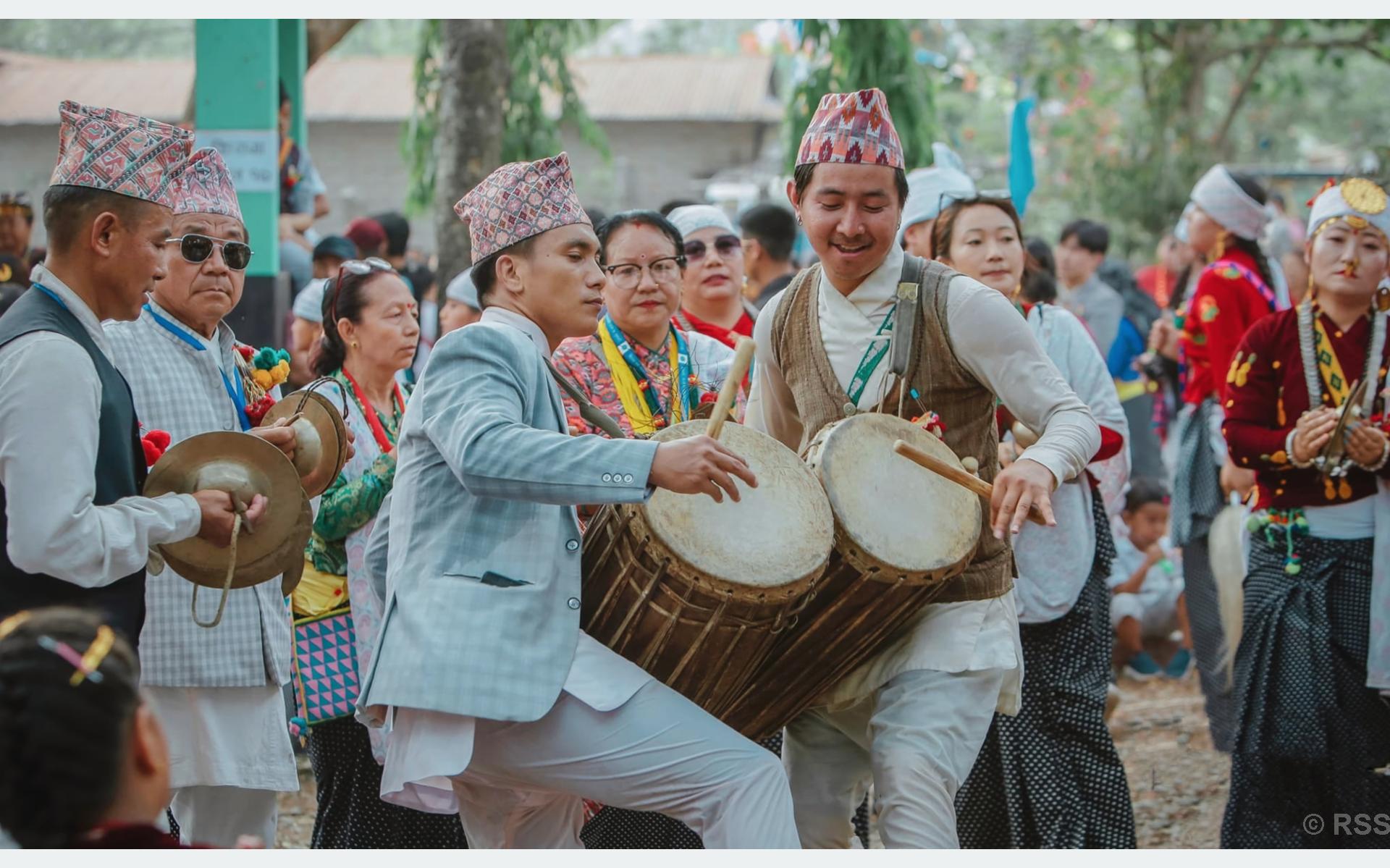 उधौली साकेला मनाउँदै किरात समुदाय