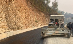 विश्व बैंकको सहयोगमा मुलपानी–तितौरे सडक कालोपत्र हुँदै