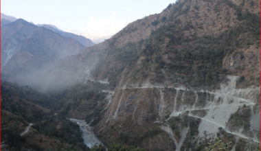 धवलागिरिवासीको गुनासो : ‘हरियाली वनपाखा र हराभरा बगैँचा धुलाम्मे भए’