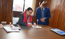 बीमा प्राधिकरणका अध्यक्ष पौडेलबाट पदभार ग्रहण