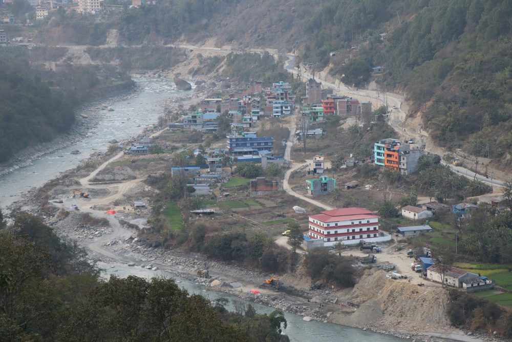 लामाखेतमा धमाधम नदी नियन्त्रणको काम हुँदै