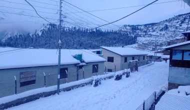 हिमपातले सुदूरपहाडका राजमार्ग र विद्युत् सेवा अवरुद्ध, जनजीवन प्रभावित