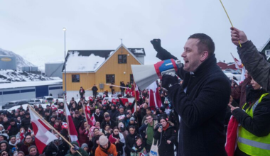 ट्रम्पको धम्कीविरुद्ध ग्रिनल्यान्डमा विशाल प्रदर्शन