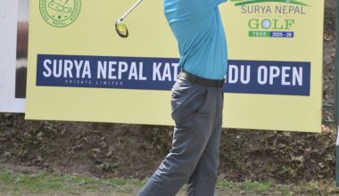 सूर्य नेपाल काठमाडौं ओपन, भुवन एक स्ट्रोकको अग्रता सहित शीर्षस्थानमा