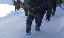 आलेख : हिउँले ढाकिएको छाङ्रूमा पहरा गर्दै सशस्त्र