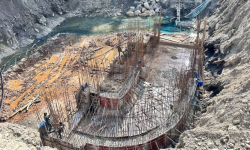 बत्ती पुग्ने आशामा अपिवासी