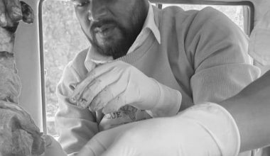 गुडिरहेको एम्बुलेन्सभित्रै चिकित्सकले उपचार गरेपछि…