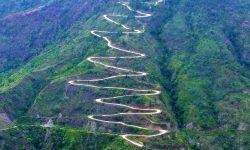 भोजपुर-बेहेर नागबेली सडकको दृश्यले पर्यटकलाई आकर्षित गर्दै