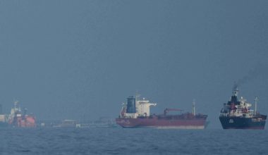 हर्मुज क्षेत्रमा जहाज आवागमन जारी