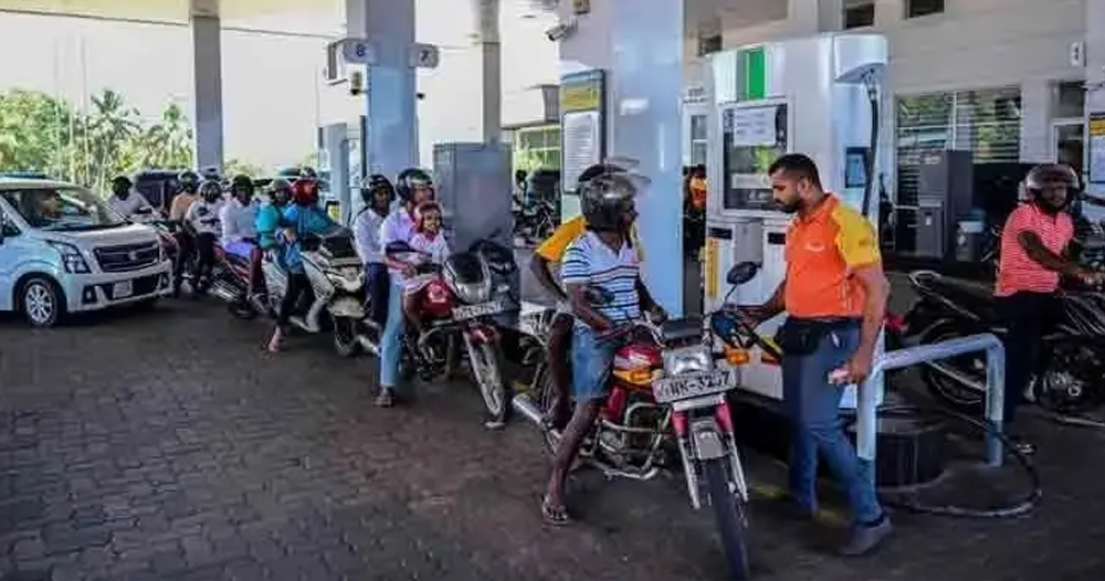 श्रीलङ्कामा इन्धन सङ्कट, सरकारी कार्यालय बुधबार बन्द रहने