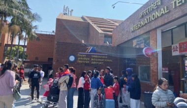 उडान खुल्ने प्रतीक्षामा विमानस्थलमा अलपत्र यात्री