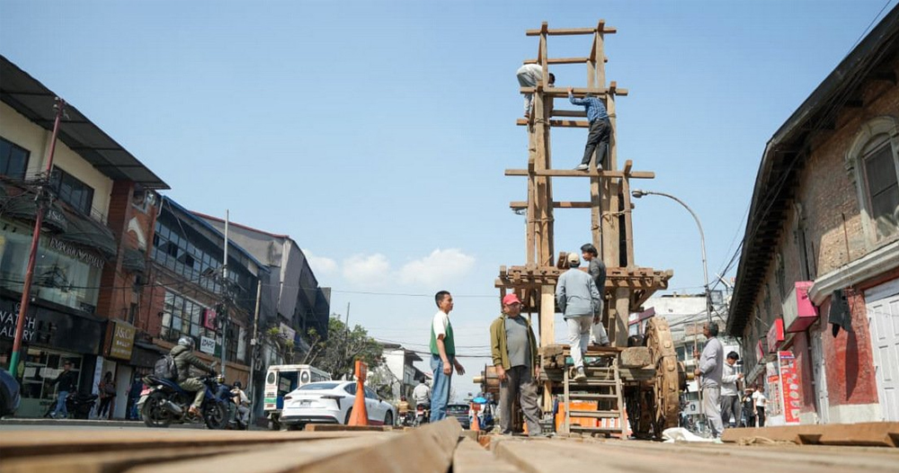 सेतो मच्छेन्द्रनाथको रथ निर्माण गरिँदै