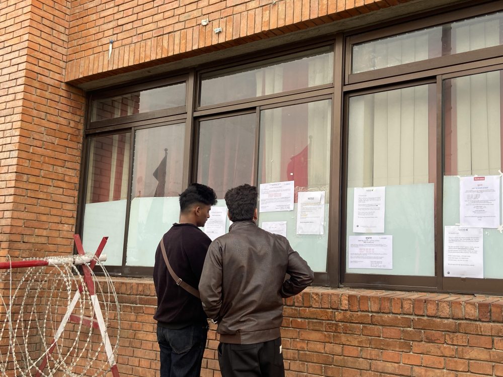 ‘उडान अनिश्चत भएपछि न भोट हाल्न पाइने भो, न विदेश जान’