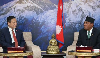 राष्ट्रिय सभा अध्यक्ष दाहालसँग नवनियुक्त चिनियाँ राजदूत चाङको शिष्टाचार भेट