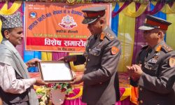 सशस्त्र प्रहरी महानिरीक्षक अर्यालद्धारा उत्कृष्ट निर्वाचन प्रहरी तथा विपद् स्वयंसेवक र विपद् सूचक सम्मान