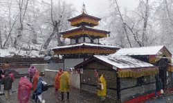 मुस्ताङको तल्लो क्षेत्रमा बाक्लो हिमपात