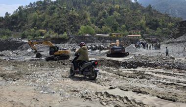 आलेख : थिलथिलिएको बिपी राजमार्गमा कहिलेसम्म कठिनाईपूर्ण यात्रा ?