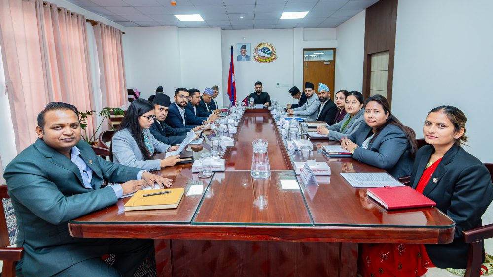 पेट्रोलियम पदार्थको समस्या हुन नदिन सरकारी कार्यालय सातामा दुई दिन बिदा