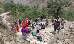 पर्यटकीयस्थल घोडेपानी जोड्ने सडक श्रमदानबाट मर्मत
