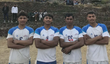 भलिबलको एउटै टिममा परिचारका चार जना सदस्य