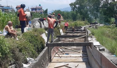 बेगनास सिँचाइ प्रणालीअन्तर्गतका शाखा नहर मर्मत गरिँदै